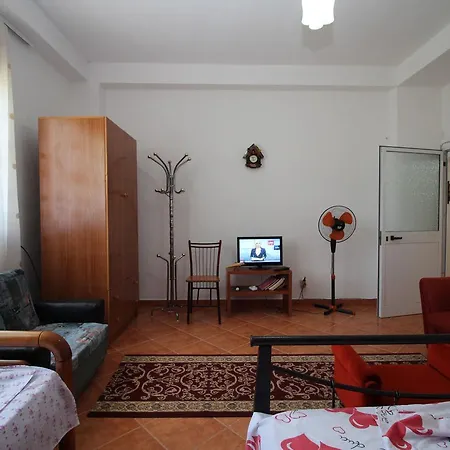 Vila Gjoka * Himarë